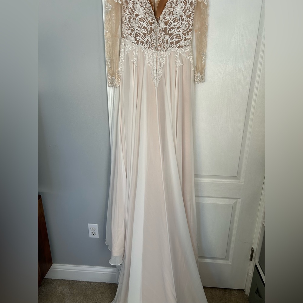 New Maggie Sottero “Madilyn” Wedding Dress/Gown Ivory/Nude Size 8. Includes Veil - Picture 12 of 16